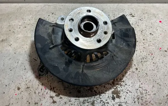 Toyota bZ4X Front wheel hub