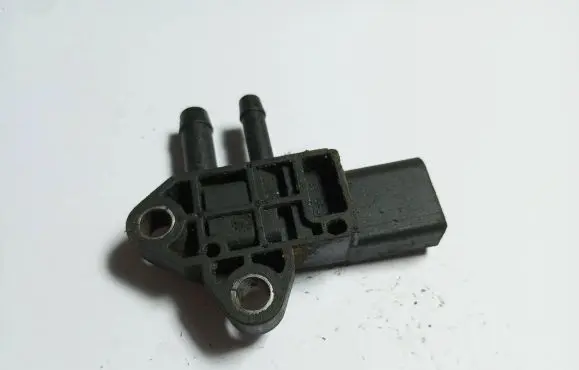 Volkswagen PASSAT B6 Air pressure sensor 0281002710