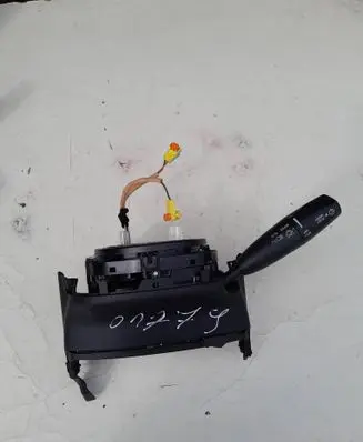 Wiper turn signal indicator stalk/switch
