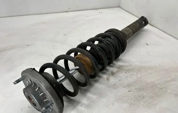 BMW 5 F10 F11 Rear shock absorber with coil spring 6784019 F10H529B