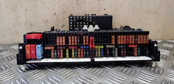 BMW X3 E83 Fuse module 8364542 8364541 8387153