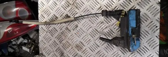 Volvo V70 Front door lock 9485398
