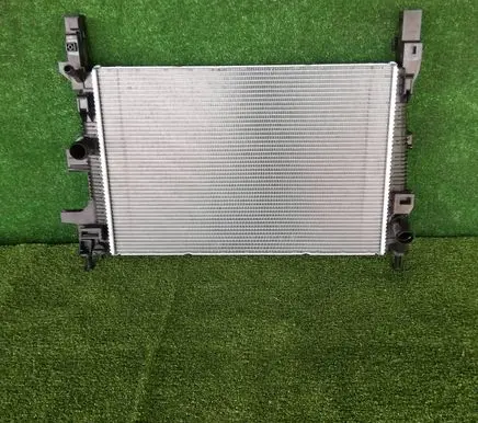 Ford C-MAX II Coolant radiator M134578B