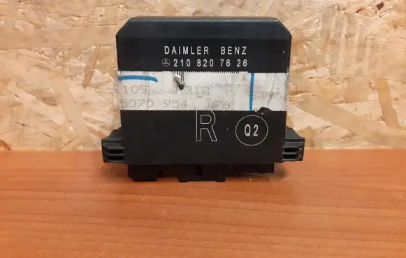 Mercedes-Benz E W210 Door control unit/module 2665 2108207626