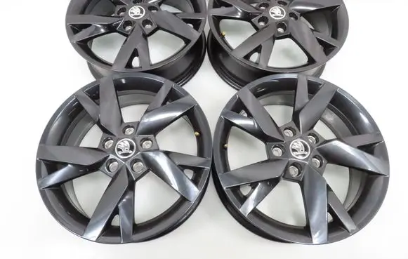 Mercedes-Benz EQB R17 alloy rim 5E3601025