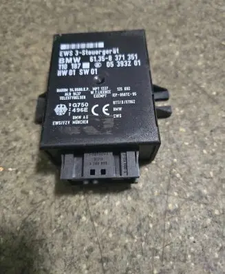 BMW 5 E39 Immobilizer control unit/module 8371351 05393201 110187