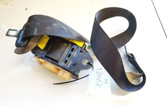 Mitsubishi Grandis Front seatbelt c9094hr06 tk-af2-n700