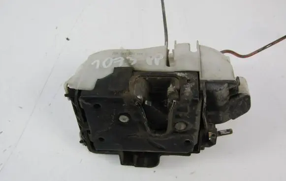 Volkswagen Caddy Front door lock 