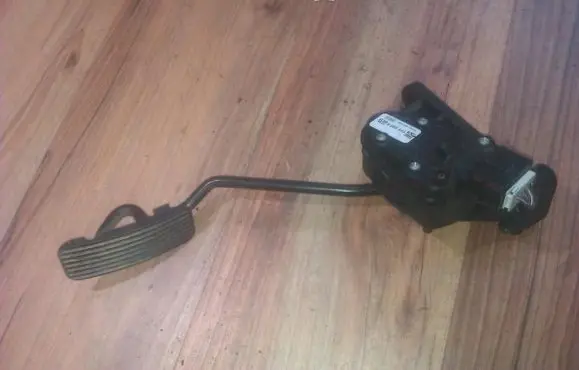 Opel Zafira A Accelerator throttle pedal 9202343bw 6pv00811500