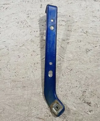 Fender mounting bracket