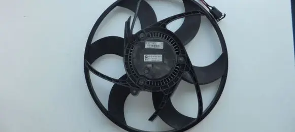 BMW 3 E90 E91 Air conditioning (A/C) fan (condenser) 6937515 BMW6937515