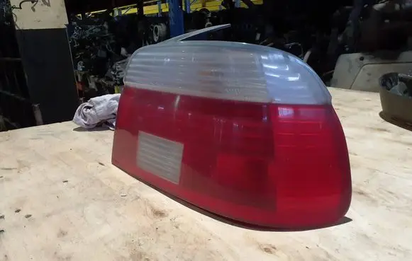 BMW 5 E39 Rear/tail lights 6902528 5DV00827206
