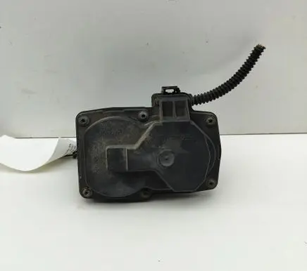 Volkswagen Golf VII Intake manifold valve actuator/motor 8K0973705 04L131501M