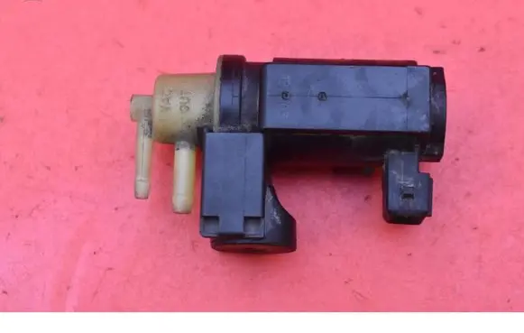Hyundai i30 Vacuum valve 351202A900