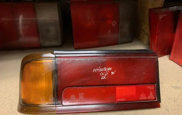 Mitsubishi Colt Rear/tail lights 0438557