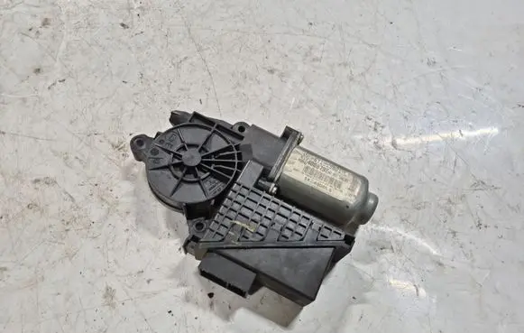 Skoda Fabia Mk1 (6Y) Front door window regulator motor 6Y1959801 SK240DDLS 400878E