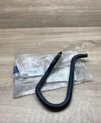 Mercedes-Benz S W221 Engine coolant pipe/hose A2215010225