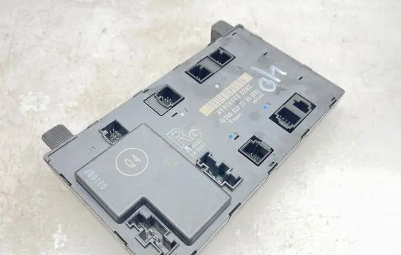 Mercedes-Benz CLK A209 C209 Door control unit/module 2098202226
