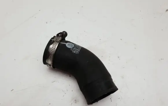Audi A3 S3 8V Intercooler hose/pipe 04L145762AD 04L145828D