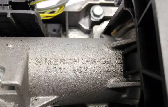Mercedes-Benz C W203 Steering wheel axle set A2094600316 A2114620120G