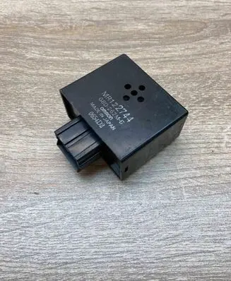 Mitsubishi Pajero Other relay MR122744 G8D262MB