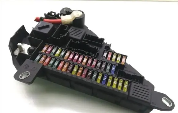 BMW 5 E60 E61 Fuse module 6906618 518956040
