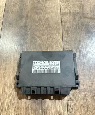 Mercedes-Benz E W211 Parking PDC control unit/module A0255457132 0263004025