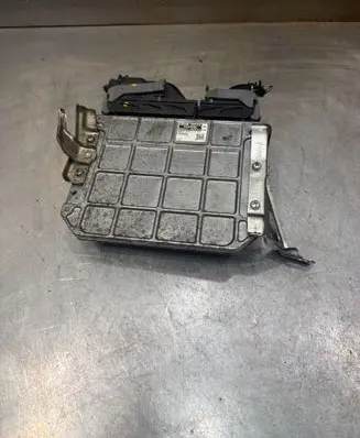 Toyota Auris 150 Engine control unit/module 8966102E51 MB2753000221