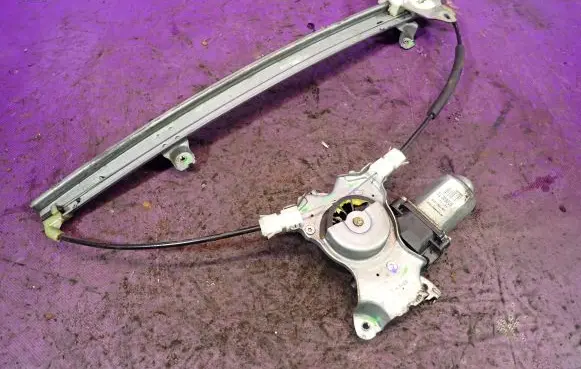 Nissan Almera Tino Front door window regulator with motor 114726