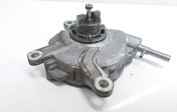 Toyota RAV 4 (XA40) Vacuum pump