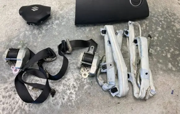 Suzuki Swift I Airbag set 