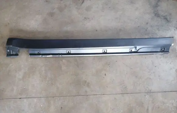 Mercedes-Benz ML W164 Sill A1646900240
