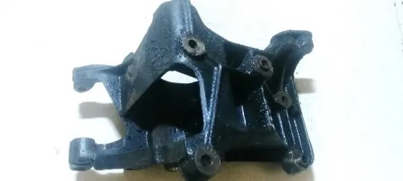 Peugeot 206 Engine mounting bracket 96354600