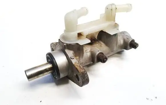 Master brake cylinder