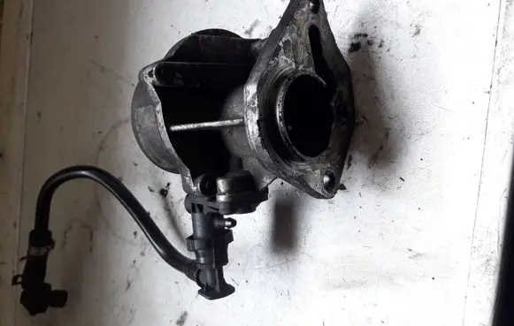 Opel Vivaro Vacuum pump