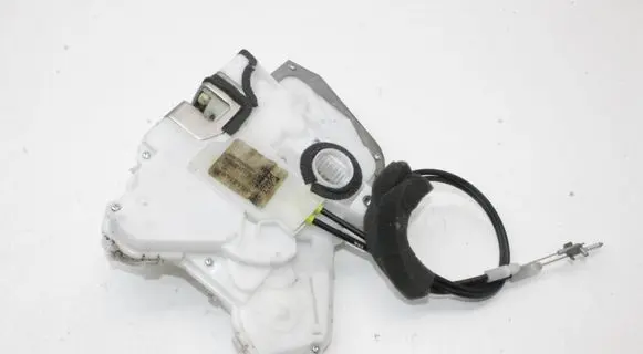 Honda CR-V Coupe door lock (next to the handle) 