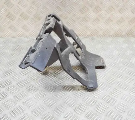 Front bumper mounting bracket