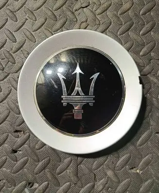 Maserati Quattroporte R19 wheel hub/cap/trim 670010510