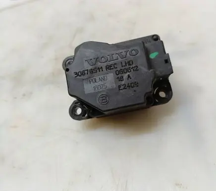 Volvo V70 Air flap motor/actuator 30676511 E2409 060612