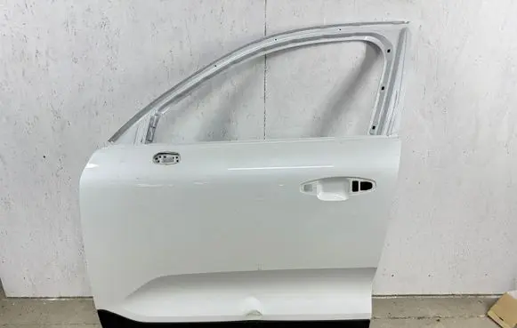 Volvo XC40 Front door