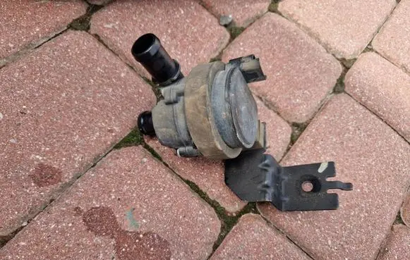 Renault Trafic III (X82) Electric auxiliary coolant/water pump 0392023219