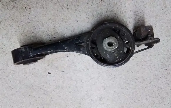 Lexus RX 450H Gearbox mount 