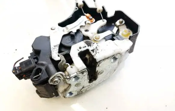 Mitsubishi Colt Front door lock