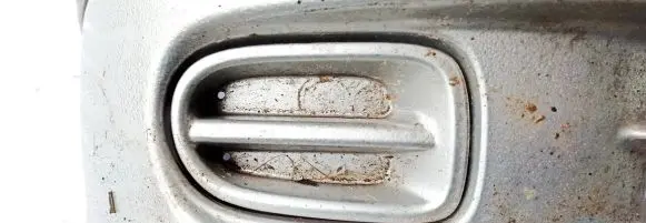 Nissan Almera N16 Front bumper lower grill pilka