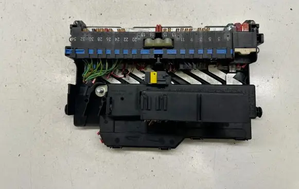 BMW X3 E83 Fuse module 18500000000 E6314H