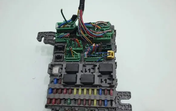Honda FR-V Fuse module SJHG013