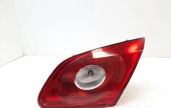 Tailgate rear/tail lights