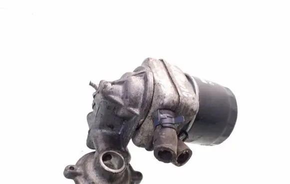 Volvo S70 V70 V70 XC Oil filter mounting bracket 074115417E