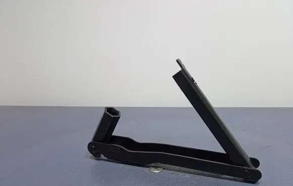 Trunk/boot lower side trim panel