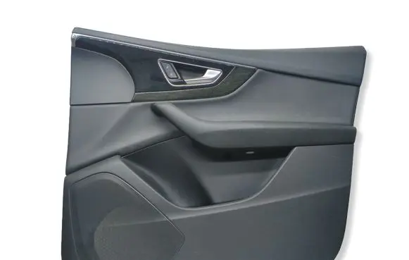 Audi Q7 4M Front door card panel trim 4M1867106F